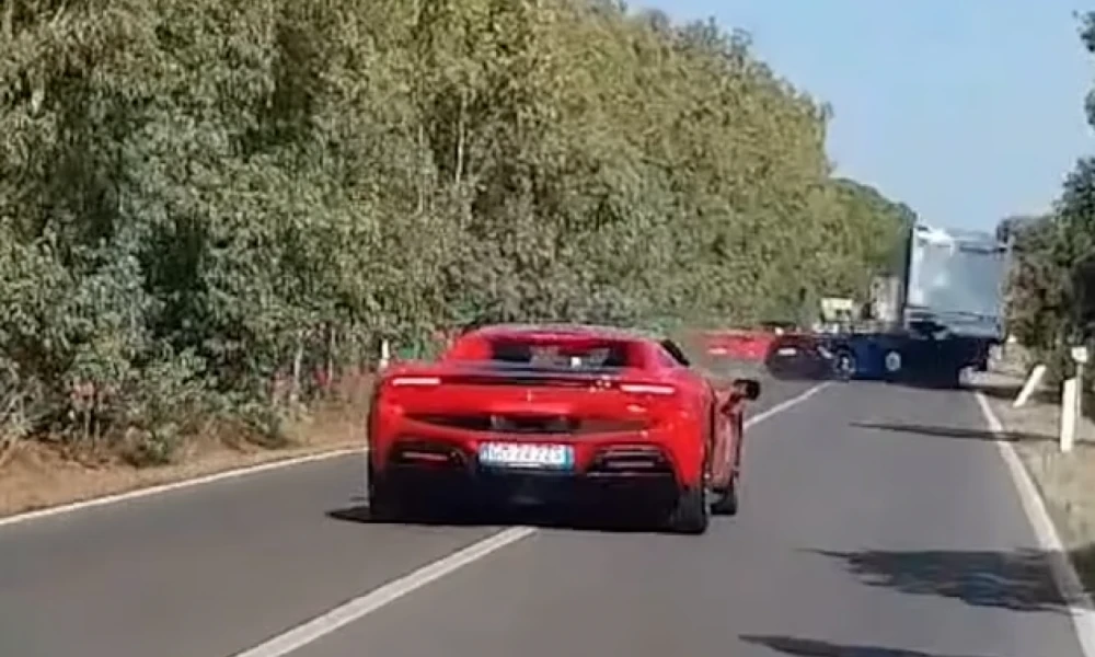 Σαρδηνία: Πως η βόλτα με supercar κόστισε τη ζωή σε τουρίστες - Η στιγμή της μοιραίας σύγκρουσης